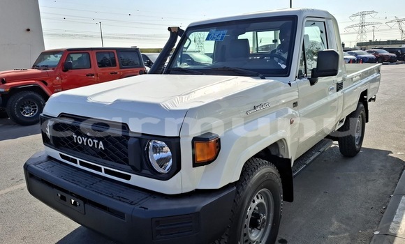 Acheter Neuf Voiture Toyota Land Cruiser Blanc à Brazzaville, Commune de Brazzaville Acheter Neuf Voiture Toyota Land Cruiser Blanc à Brazzaville, Commune de Brazzaville