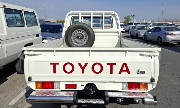 Acheter Neuf Voiture Toyota Land Cruiser Blanc à Brazzaville, Commune de Brazzaville Acheter Neuf Voiture Toyota Land Cruiser Blanc à Brazzaville, Commune de Brazzaville