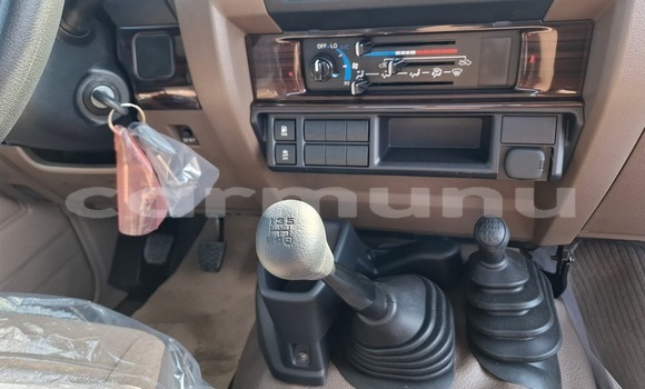 Acheter Neuf Voiture Toyota Land Cruiser Blanc à Brazzaville, Commune de Brazzaville Acheter Neuf Voiture Toyota Land Cruiser Blanc à Brazzaville, Commune de Brazzaville