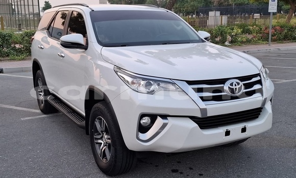 Acheter Occasion Voiture Toyota Fortuner Blanc à Brazzaville, Commune de Brazzaville Acheter Occasion Voiture Toyota Fortuner Blanc à Brazzaville, Commune de Brazzaville