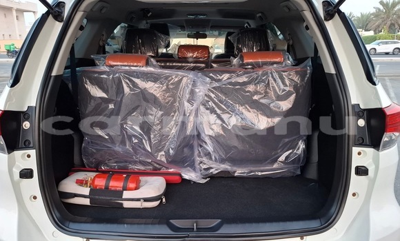 Acheter Occasion Voiture Toyota Fortuner Blanc à Brazzaville, Commune de Brazzaville Acheter Occasion Voiture Toyota Fortuner Blanc à Brazzaville, Commune de Brazzaville