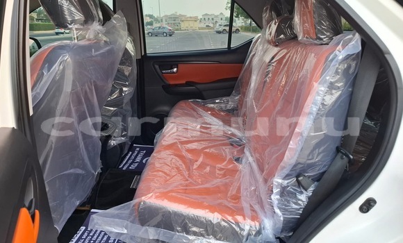 Acheter Occasion Voiture Toyota Fortuner Blanc à Brazzaville, Commune de Brazzaville Acheter Occasion Voiture Toyota Fortuner Blanc à Brazzaville, Commune de Brazzaville