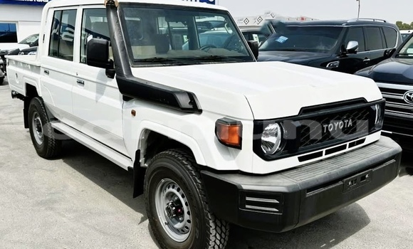 Buy New Toyota Land Cruiser White Car in Black Point in Kouilou region Buy New Toyota Land Cruiser White Car in Black Point in Kouilou region