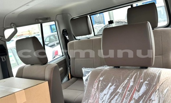 Buy New Toyota Land Cruiser White Car in Black Point in Kouilou region Buy New Toyota Land Cruiser White Car in Black Point in Kouilou region