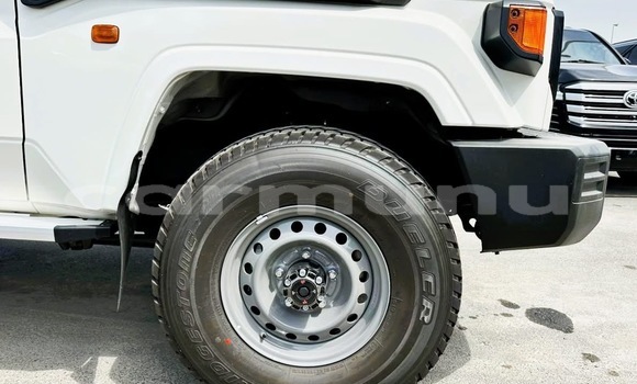 Buy New Toyota Land Cruiser White Car in Black Point in Kouilou region Buy New Toyota Land Cruiser White Car in Black Point in Kouilou region