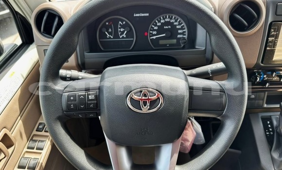 Acheter Neuf Voiture Toyota Pickup Blanc à Pointe–Noire, Région du Kouilou Acheter Neuf Voiture Toyota Pickup Blanc à Pointe–Noire, Région du Kouilou