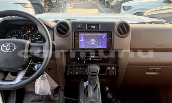 Acheter Neuf Voiture Toyota Pickup Blanc à Pointe–Noire, Région du Kouilou Acheter Neuf Voiture Toyota Pickup Blanc à Pointe–Noire, Région du Kouilou