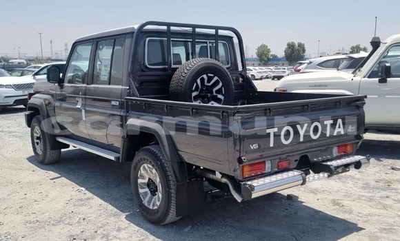 Acheter Neuf Voiture Toyota Pickup Blanc à Pointe–Noire, Région du Kouilou Acheter Neuf Voiture Toyota Pickup Blanc à Pointe–Noire, Région du Kouilou