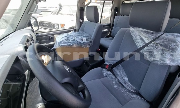 Acheter Neuf Voiture Toyota Pickup Blanc à Pointe–Noire, Région du Kouilou Acheter Neuf Voiture Toyota Pickup Blanc à Pointe–Noire, Région du Kouilou