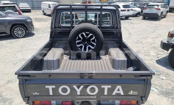 Acheter Neuf Voiture Toyota Pickup Blanc à Pointe–Noire, Région du Kouilou Acheter Neuf Voiture Toyota Pickup Blanc à Pointe–Noire, Région du Kouilou