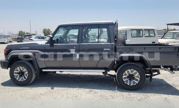 Acheter Neuf Voiture Toyota Pickup Blanc à Pointe–Noire, Région du Kouilou Acheter Neuf Voiture Toyota Pickup Blanc à Pointe–Noire, Région du Kouilou