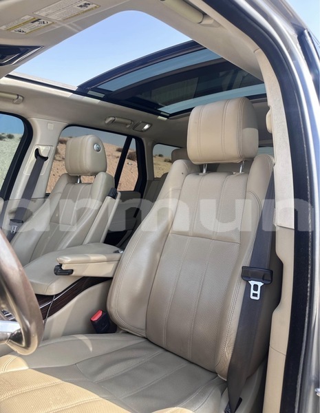 Big with watermark land rover range rover vogue commune de brazzaville brazzaville 8940