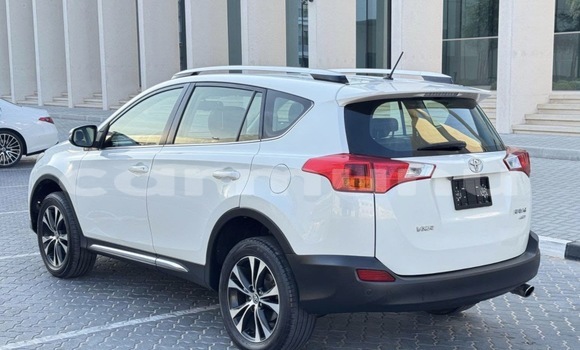 Acheter Occasion Voiture Toyota RAV4 Blanc à Pointe–Noire, Région du Kouilou Acheter Occasion Voiture Toyota RAV4 Blanc à Pointe–Noire, Région du Kouilou