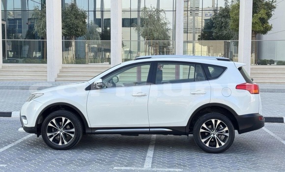 Acheter Occasion Voiture Toyota RAV4 Blanc à Pointe–Noire, Région du Kouilou Acheter Occasion Voiture Toyota RAV4 Blanc à Pointe–Noire, Région du Kouilou