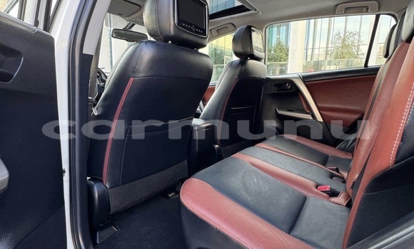 Acheter Occasion Voiture Toyota RAV4 Blanc à Pointe–Noire, Région du Kouilou Acheter Occasion Voiture Toyota RAV4 Blanc à Pointe–Noire, Région du Kouilou