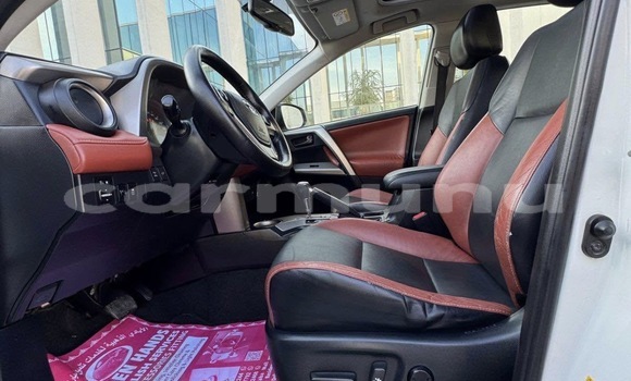 Acheter Occasion Voiture Toyota RAV4 Blanc à Pointe–Noire, Région du Kouilou Acheter Occasion Voiture Toyota RAV4 Blanc à Pointe–Noire, Région du Kouilou