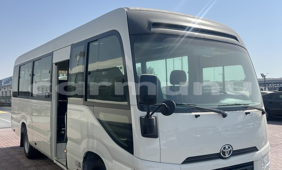 Acheter Neuf Voiture Toyota Coaster Blanc à Brazzaville, Commune de Brazzaville Acheter Neuf Voiture Toyota Coaster Blanc à Brazzaville, Commune de Brazzaville