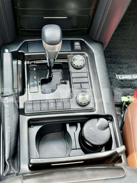 Big with watermark toyota land cruiser plateaux djambala 8947