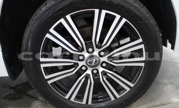 Acheter Occasion Voiture Lexus LX Blanc à Kinkala, Pool Acheter Occasion Voiture Lexus LX Blanc à Kinkala, Pool