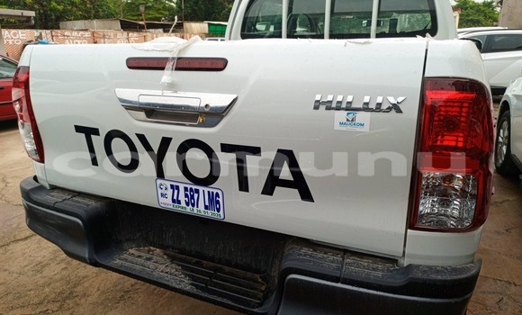 Buy Used Toyota Hilux White Car in Brazzaville in Municipality of Brazzaville Buy Used Toyota Hilux White Car in Brazzaville in Municipality of Brazzaville