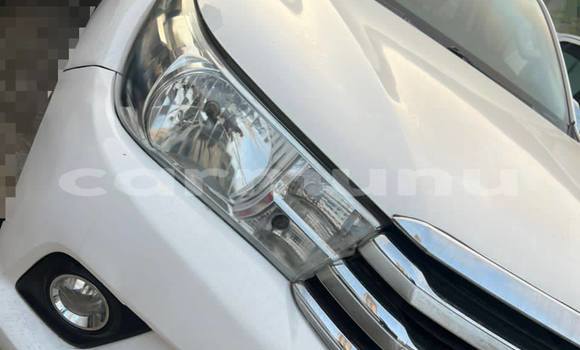 Acheter Occasion Voiture Toyota Hilux Blanc à Brazzaville, Commune de Brazzaville Acheter Occasion Voiture Toyota Hilux Blanc à Brazzaville, Commune de Brazzaville