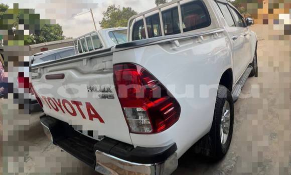 Acheter Occasion Voiture Toyota Hilux Blanc à Brazzaville, Commune de Brazzaville Acheter Occasion Voiture Toyota Hilux Blanc à Brazzaville, Commune de Brazzaville