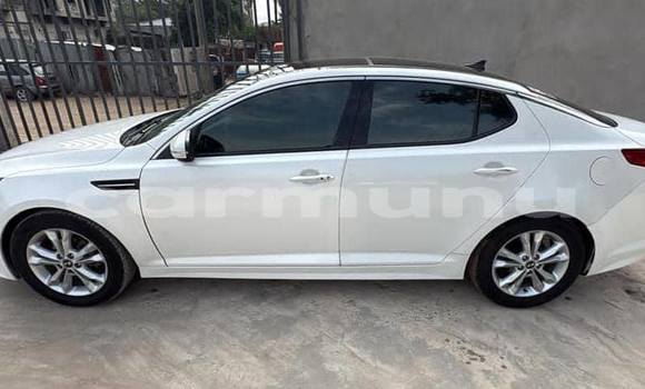 Acheter Occasion Voiture Kia K5 Blanc à Brazzaville, Commune de Brazzaville Acheter Occasion Voiture Kia K5 Blanc à Brazzaville, Commune de Brazzaville