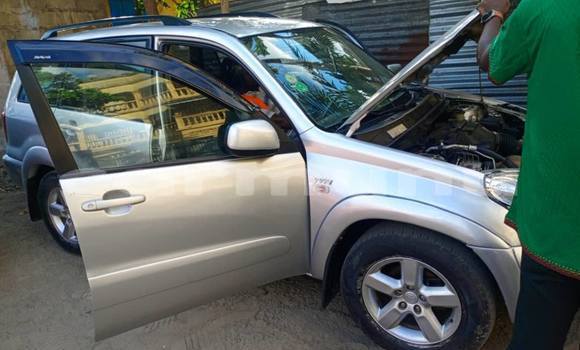 Acheter Occasion Voiture Toyota RAV4 Gris à Brazzaville, Commune de Brazzaville Acheter Occasion Voiture Toyota RAV4 Gris à Brazzaville, Commune de Brazzaville