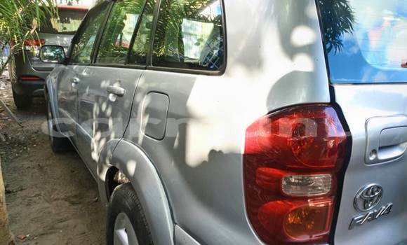 Acheter Occasion Voiture Toyota RAV4 Gris à Brazzaville, Commune de Brazzaville Acheter Occasion Voiture Toyota RAV4 Gris à Brazzaville, Commune de Brazzaville