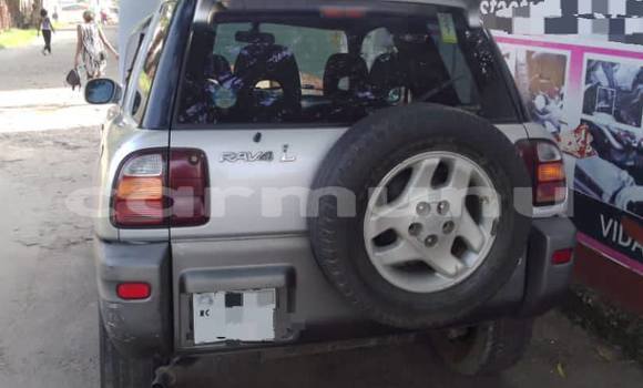 Acheter Occasion Voiture Toyota RAV4 Gris à Brazzaville, Commune de Brazzaville Acheter Occasion Voiture Toyota RAV4 Gris à Brazzaville, Commune de Brazzaville