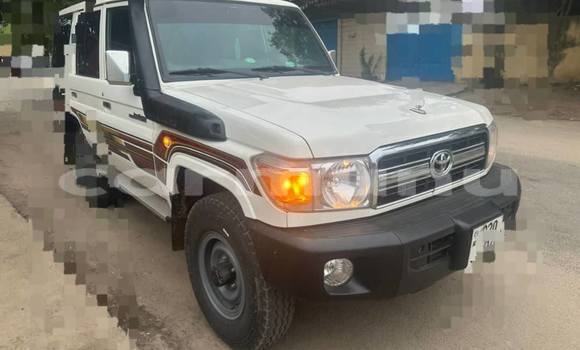 Acheter Occasion Voiture Toyota Land Cruiser Blanc à Brazzaville, Commune de Brazzaville Acheter Occasion Voiture Toyota Land Cruiser Blanc à Brazzaville, Commune de Brazzaville
