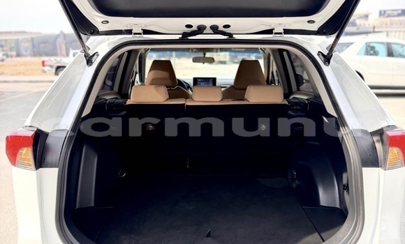 Acheter Occasion Voiture Toyota RAV4 Blanc à Pointe–Noire, Région du Kouilou Acheter Occasion Voiture Toyota RAV4 Blanc à Pointe–Noire, Région du Kouilou