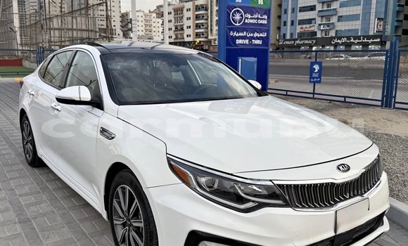 Acheter Occasion Voiture Kia K5 Blanc à Brazzaville, Commune de Brazzaville Acheter Occasion Voiture Kia K5 Blanc à Brazzaville, Commune de Brazzaville