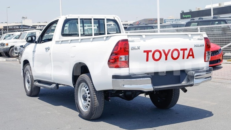 Big with watermark toyota hilux region du kouilou pointe noire 8991