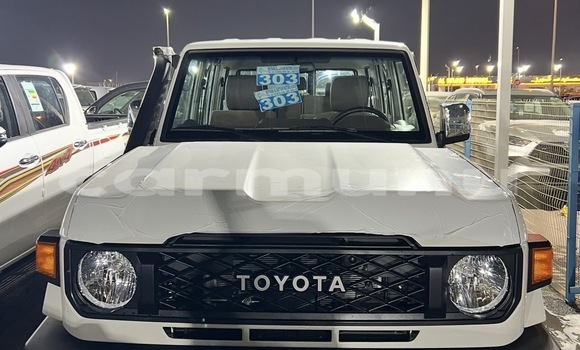 Acheter Neuf Voiture Toyota Land Cruiser Blanc à Brazzaville, Commune de Brazzaville Acheter Neuf Voiture Toyota Land Cruiser Blanc à Brazzaville, Commune de Brazzaville