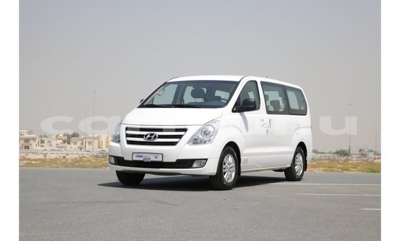 Acheter Import Utilitaire Hyundai Chorus Blanc à Import - Dubai, Région de la Bouenza