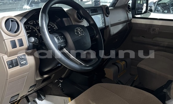 Acheter Neuf Voiture Toyota Land Cruiser Blanc à Brazzaville, Commune de Brazzaville Acheter Neuf Voiture Toyota Land Cruiser Blanc à Brazzaville, Commune de Brazzaville