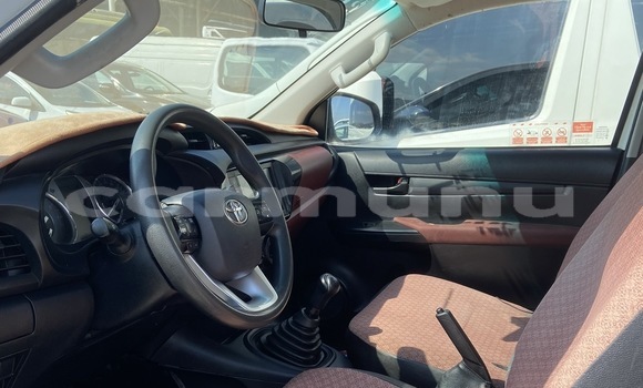 Acheter Occasion Voiture Toyota Hilux Blanc à Brazzaville, Commune de Brazzaville Acheter Occasion Voiture Toyota Hilux Blanc à Brazzaville, Commune de Brazzaville