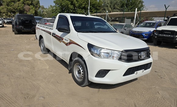 Acheter Occasion Voiture Toyota Hilux Blanc à Import - Dubai, Région de la Bouenza Acheter Occasion Voiture Toyota Hilux Blanc à Import - Dubai, Région de la Bouenza