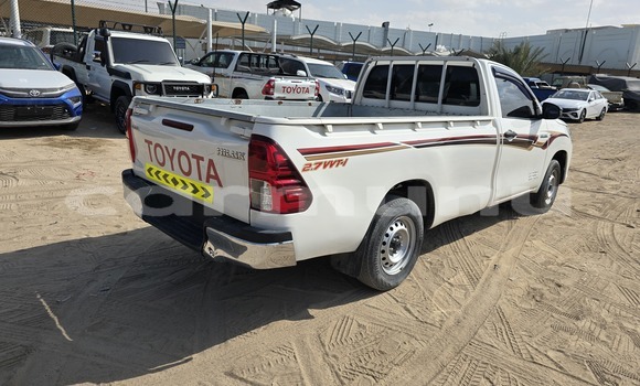 Acheter Occasion Voiture Toyota Hilux Blanc à Import - Dubai, Région de la Bouenza Acheter Occasion Voiture Toyota Hilux Blanc à Import - Dubai, Région de la Bouenza