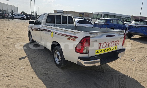 Acheter Occasion Voiture Toyota Hilux Blanc à Import - Dubai, Région de la Bouenza Acheter Occasion Voiture Toyota Hilux Blanc à Import - Dubai, Région de la Bouenza