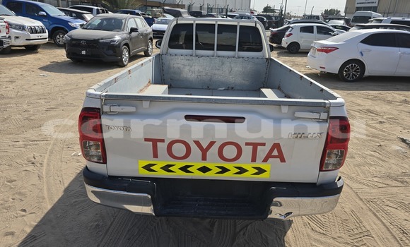 Acheter Occasion Voiture Toyota Hilux Blanc à Import - Dubai, Région de la Bouenza Acheter Occasion Voiture Toyota Hilux Blanc à Import - Dubai, Région de la Bouenza