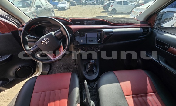 Acheter Occasion Voiture Toyota Hilux Blanc à Import - Dubai, Région de la Bouenza Acheter Occasion Voiture Toyota Hilux Blanc à Import - Dubai, Région de la Bouenza