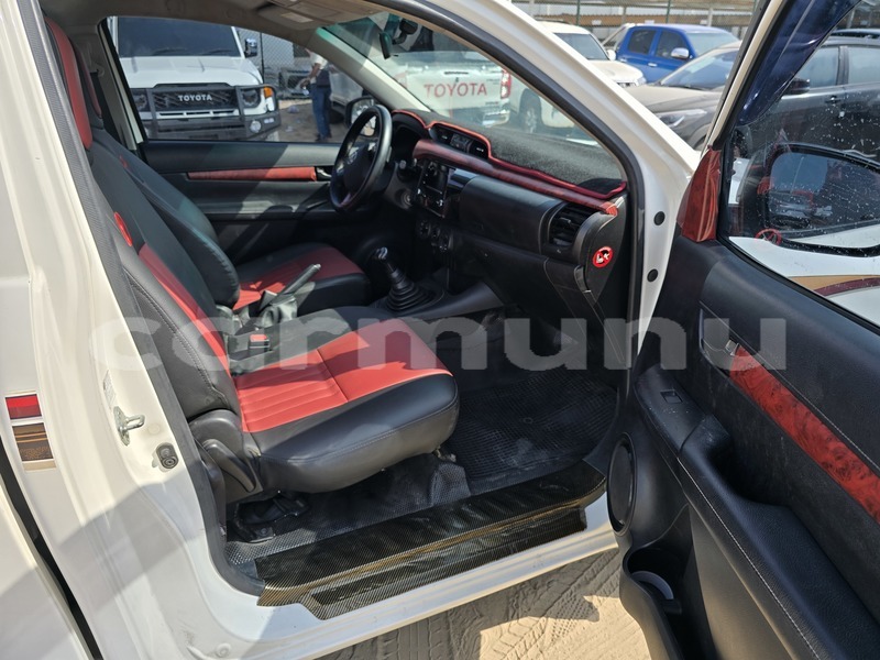 Big with watermark toyota hilux region de la bouenza import dubai 9022