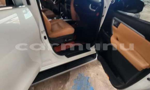 Acheter Occasion Voiture Toyota Fortuner Blanc à Brazzaville, Commune de Brazzaville Acheter Occasion Voiture Toyota Fortuner Blanc à Brazzaville, Commune de Brazzaville