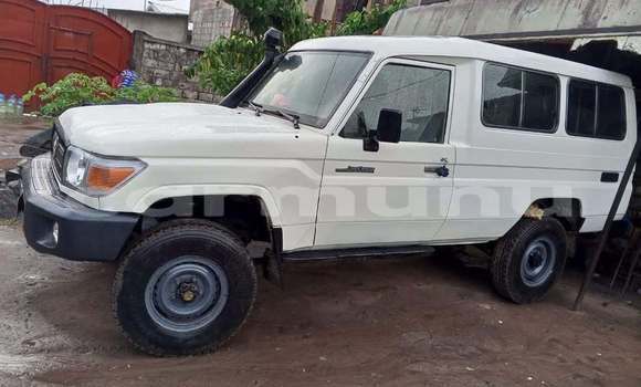 Buy Used Toyota Land Cruiser White Car in Brazzaville in Municipality of Brazzaville Buy Used Toyota Land Cruiser White Car in Brazzaville in Municipality of Brazzaville