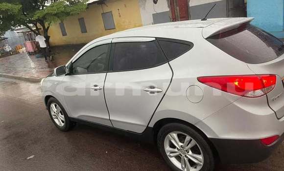 Buy Used Hyundai Tucson Silver Car in Brazzaville in Municipality of Brazzaville Buy Used Hyundai Tucson Silver Car in Brazzaville in Municipality of Brazzaville