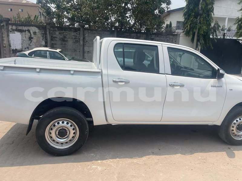 Big with watermark toyota hiluxe revo commune de brazzaville brazzaville 9055