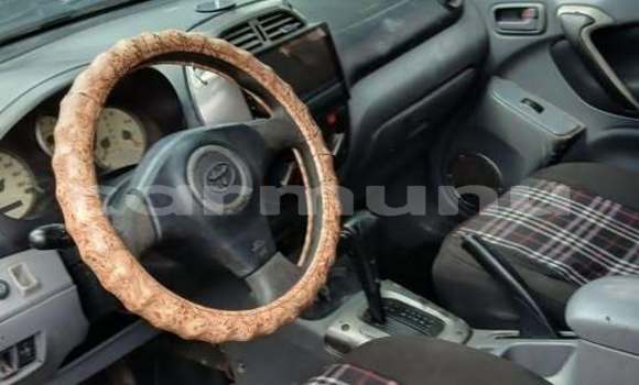 Acheter Occasion Voiture Toyota RAV4 Blanc à Brazzaville, Commune de Brazzaville Acheter Occasion Voiture Toyota RAV4 Blanc à Brazzaville, Commune de Brazzaville