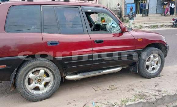 Acheter Occasion Voiture Toyota RAV4 Rouge à Brazzaville, Commune de Brazzaville Acheter Occasion Voiture Toyota RAV4 Rouge à Brazzaville, Commune de Brazzaville